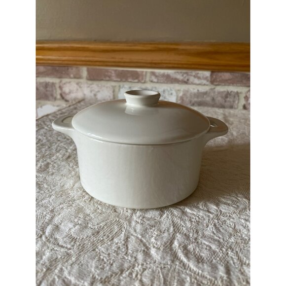 Round Ceramic Cocotte Set By Brocc Your Body Minimalist Style White & Green - Picture 3 of 15